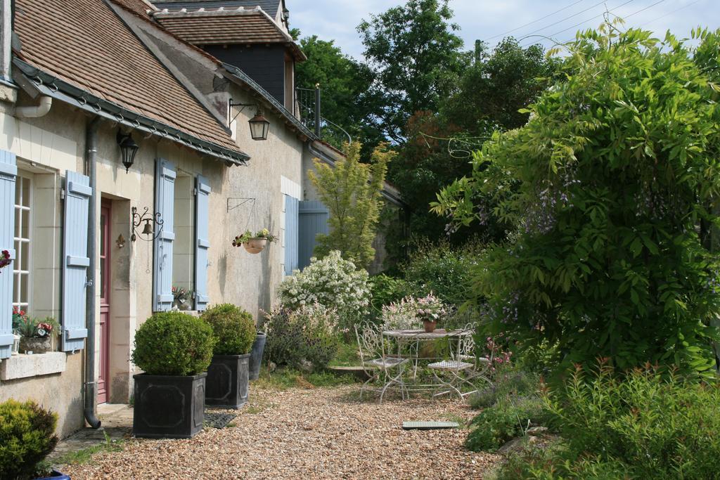 Chambres D'Hotes Le Clos Du Puits Mosnes Exterior foto