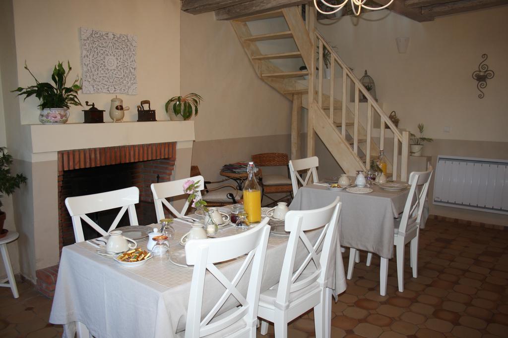 Chambres D'Hotes Le Clos Du Puits Mosnes Exterior foto